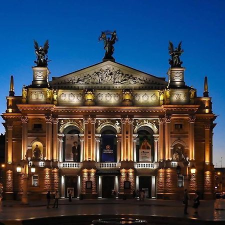 リヴィウBest Location! Rynok Square, Opera.アパートメント エクステリア 写真